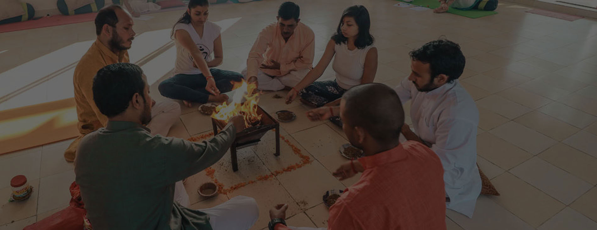 Formación de profesores de yoga de 100 horas en Rishikesh