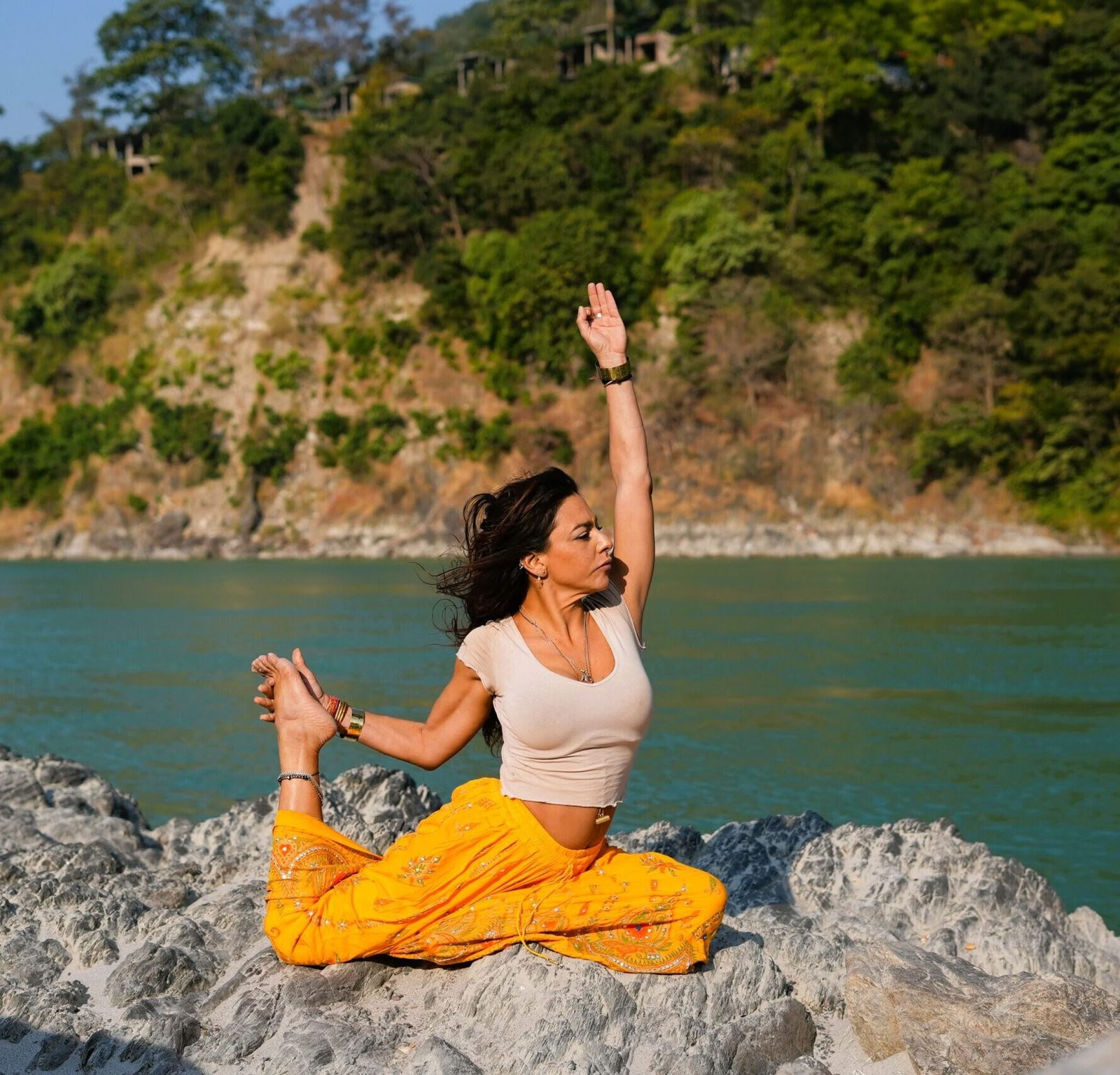 Formación de profesores de yoga de 100 horas
