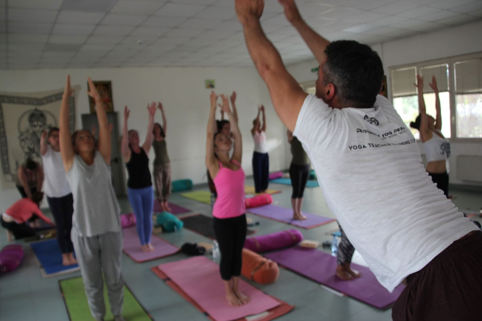 Curso Avanzado de Formación de Yoga de 300 Horas