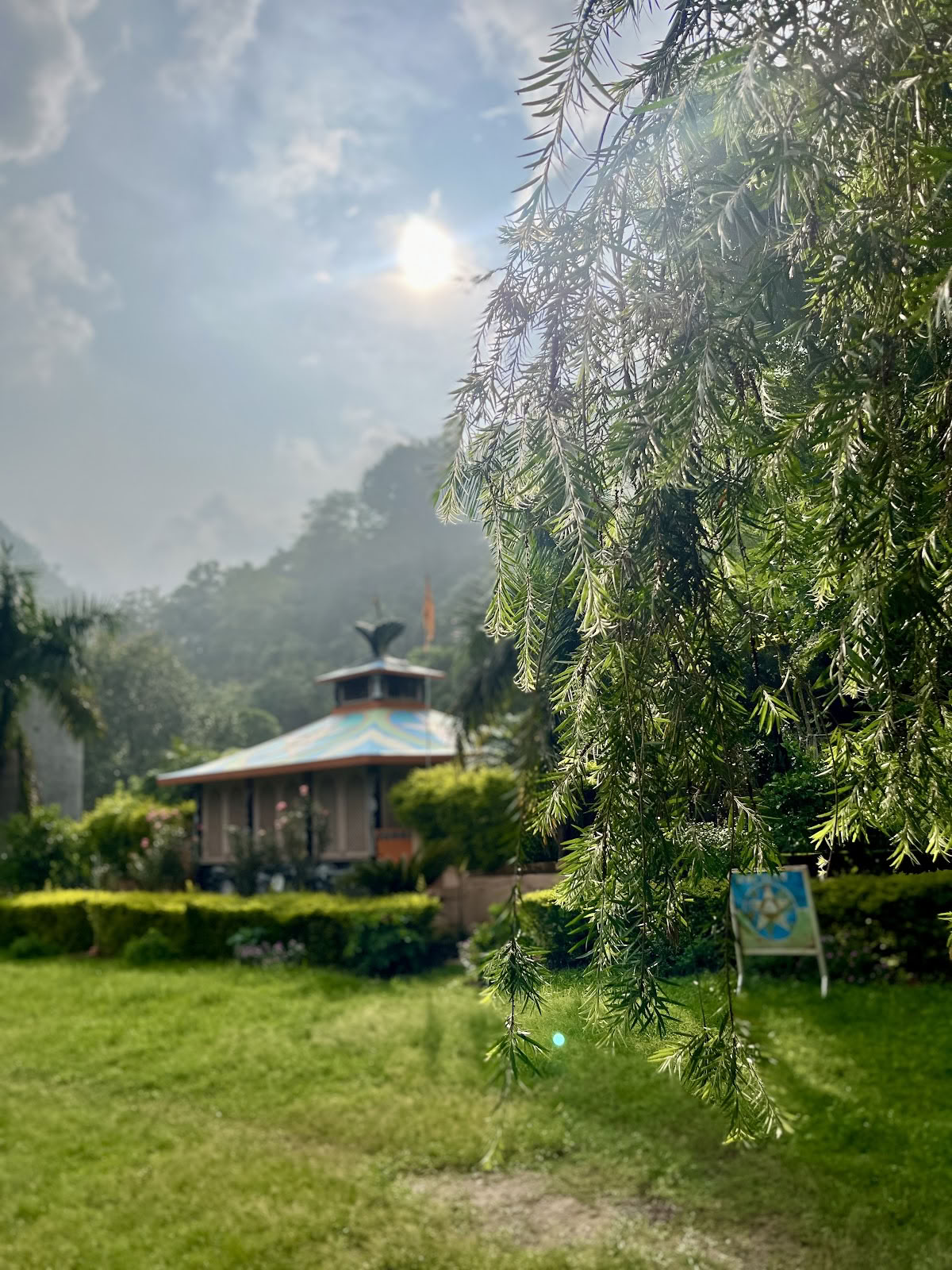 Abhyasa Yogmath | Ashram tradicional de yoga y meditación en Rishikesh, India