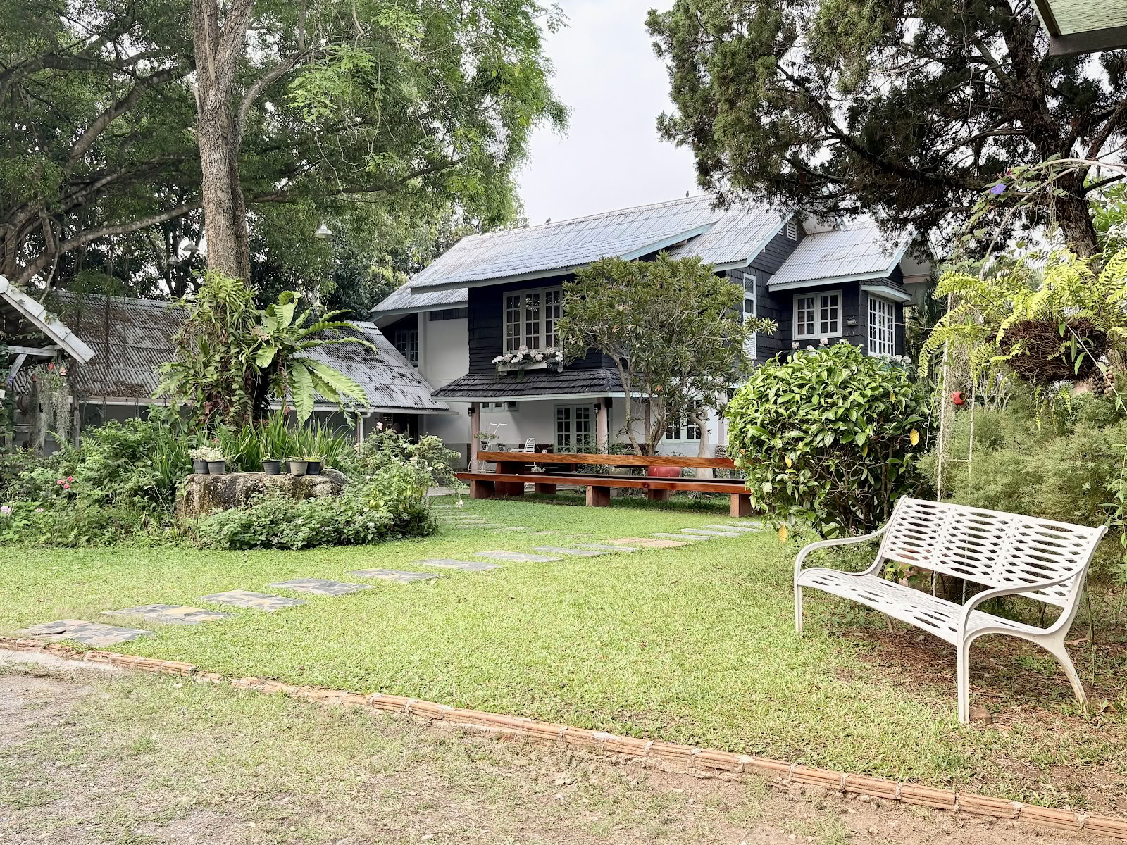 Luminaria Yogashala – Escuela de Yoga y Retiro de Yoga Chiang Mai