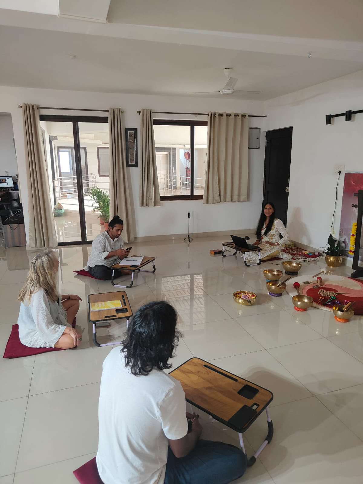Human Touch Yoga & Sanación con sonido