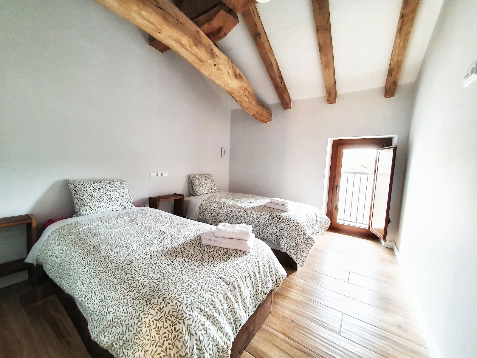 Centro de retiros de yoga y meditación Pirineo · Casa Marterena