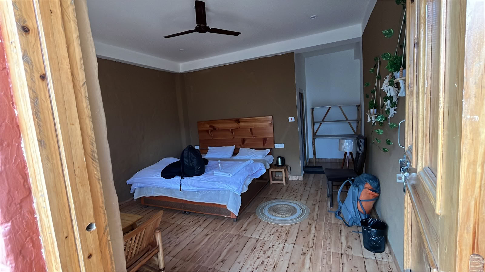 The Void Tirthan - Workation desde las montañas, alojamiento en casa, coliving, coworking y café