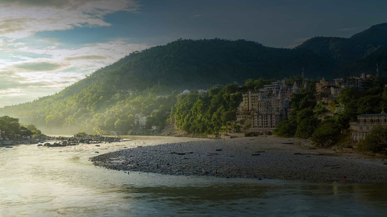 Drishti Yoga School - La mejor escuela de formación de profesores de yoga en Rishikesh