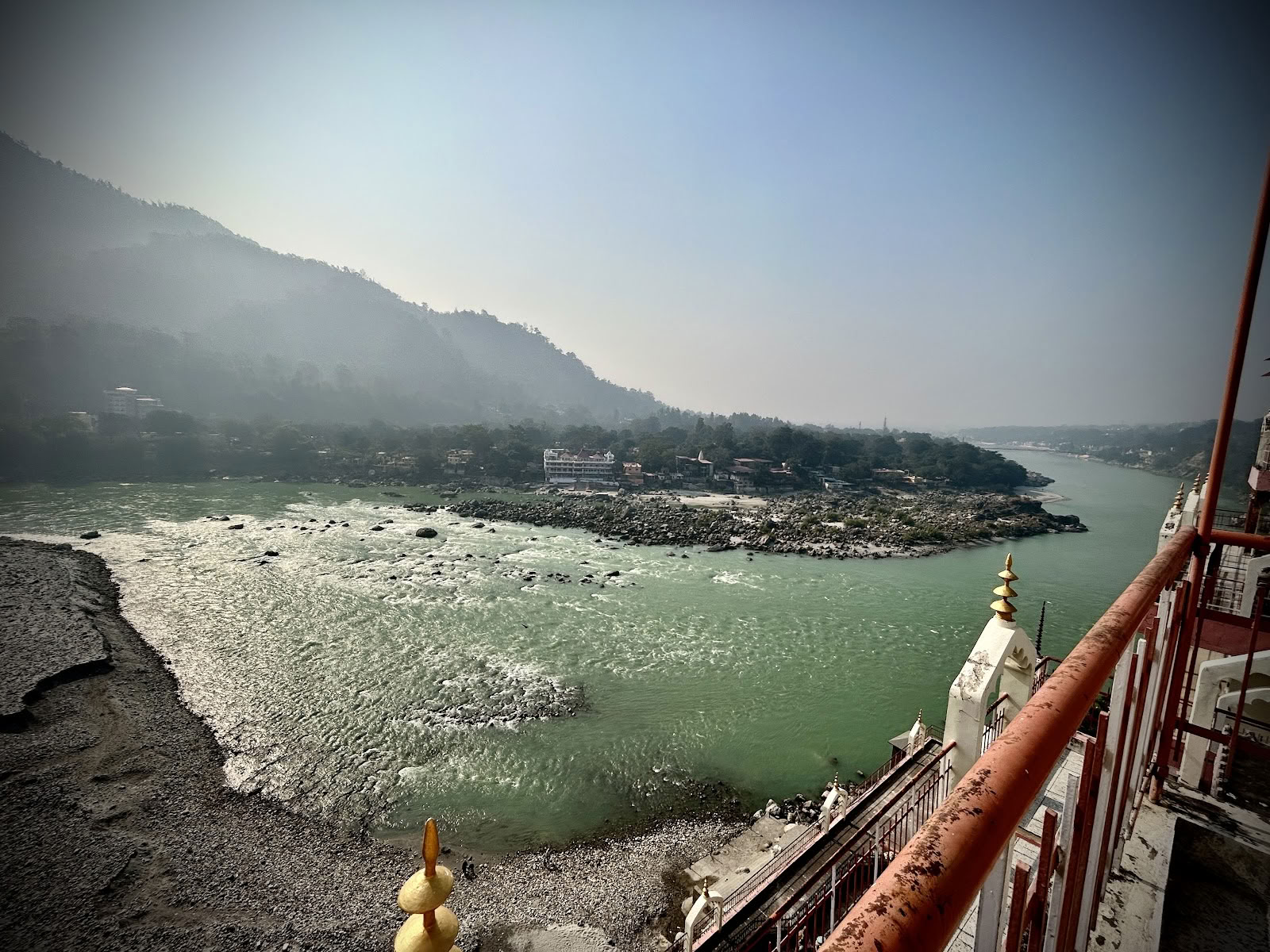 Rishiganga Yogshala - Escuela de Formación de Profesores de Yoga y Retiros de Yoga en Rishikesh