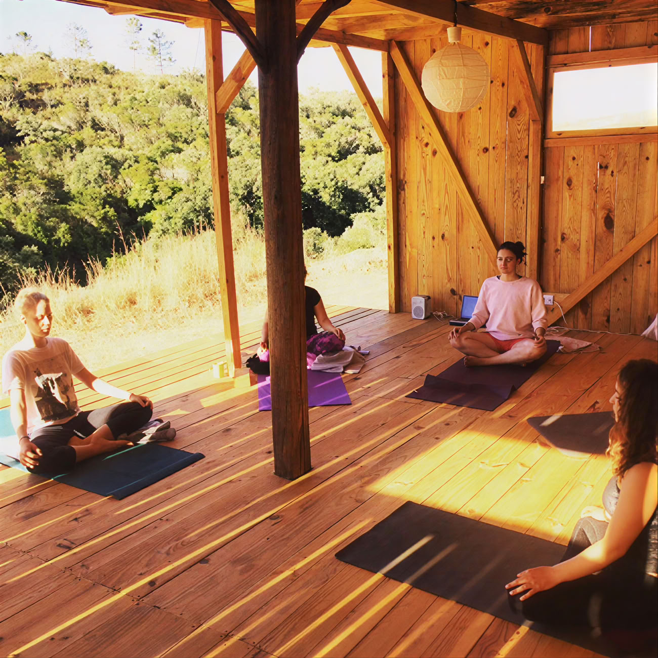 Yoga oceánico y trabajo corporal holístico y terapia somática, retiros transformadores, Portugal, Aljezur, Algarve