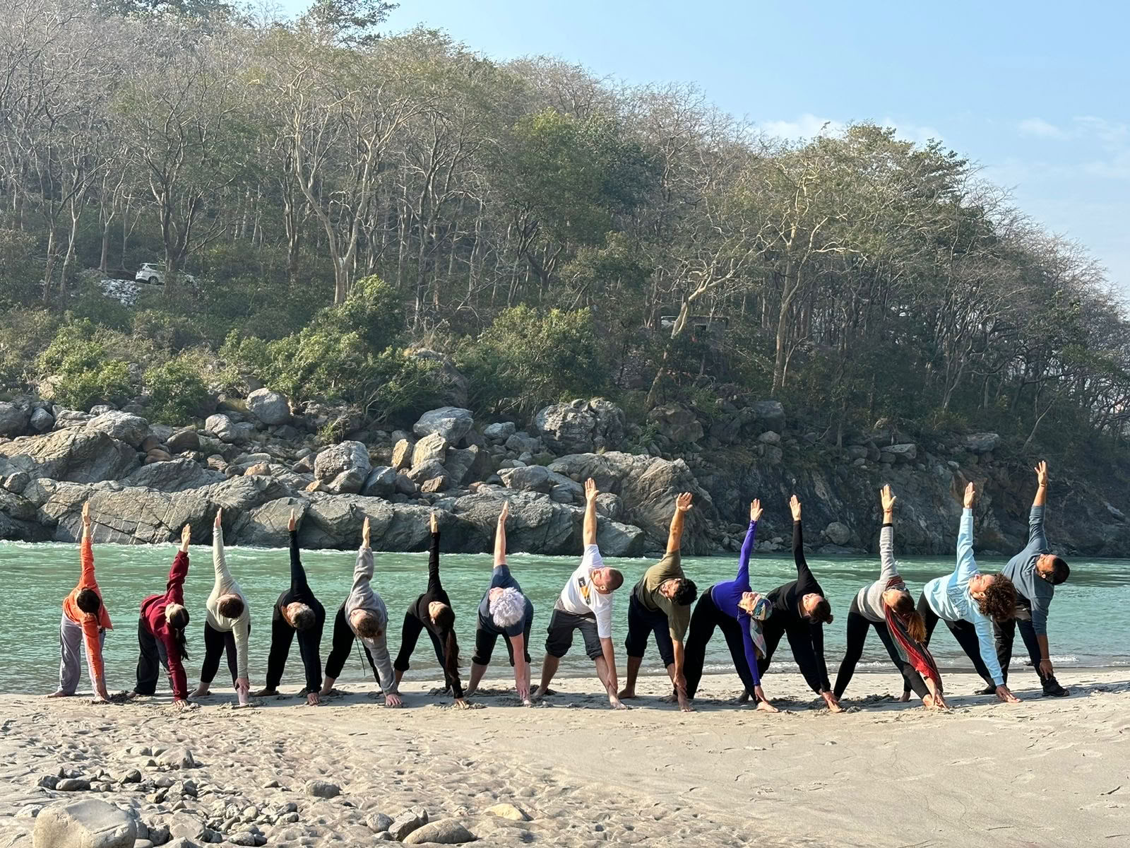 Jiva Yoga Academy - Formación de profesores de yoga de 200 horas y 300 horas en Rishikesh, India