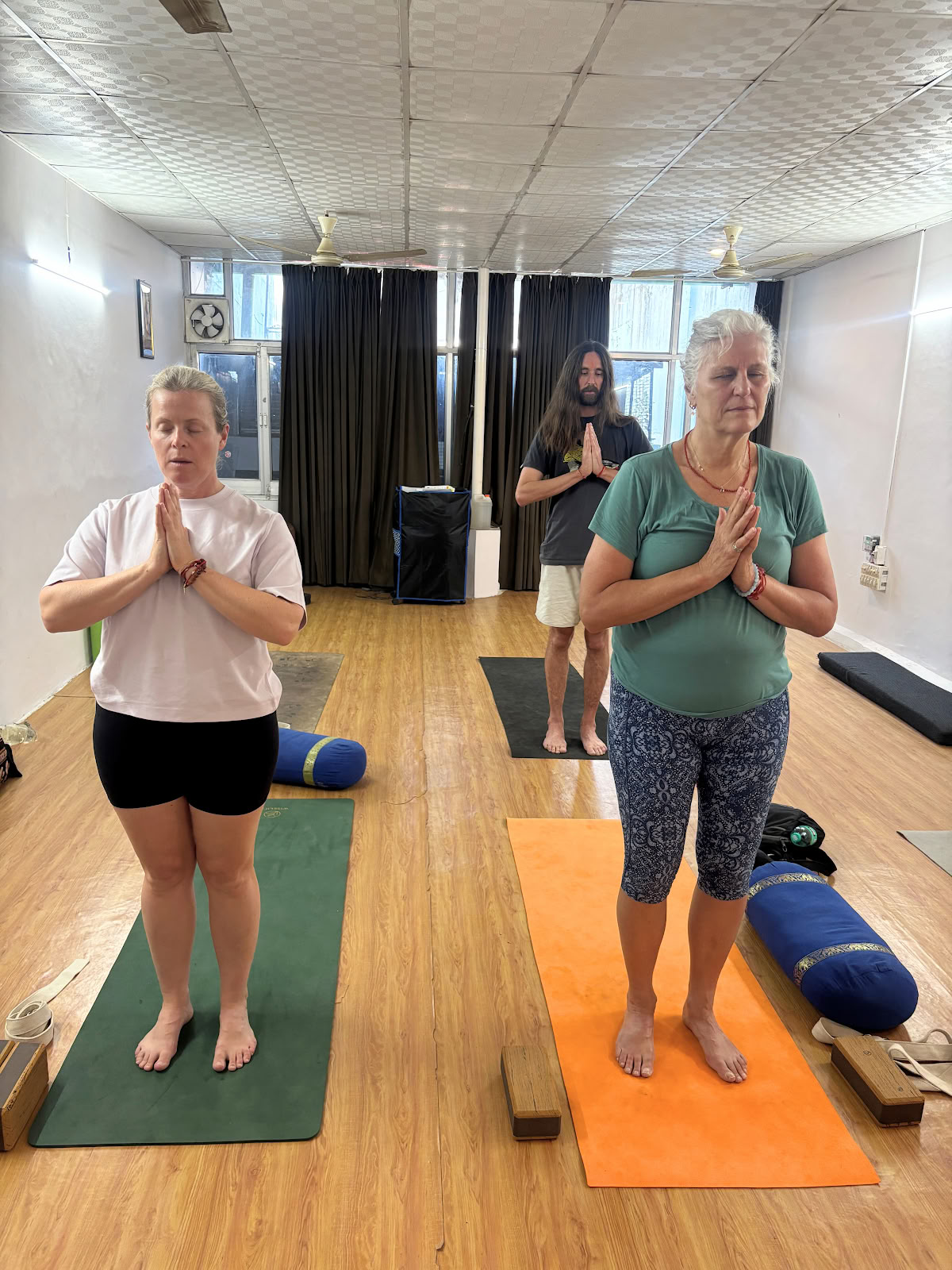 Escuela de Yoga Karoli