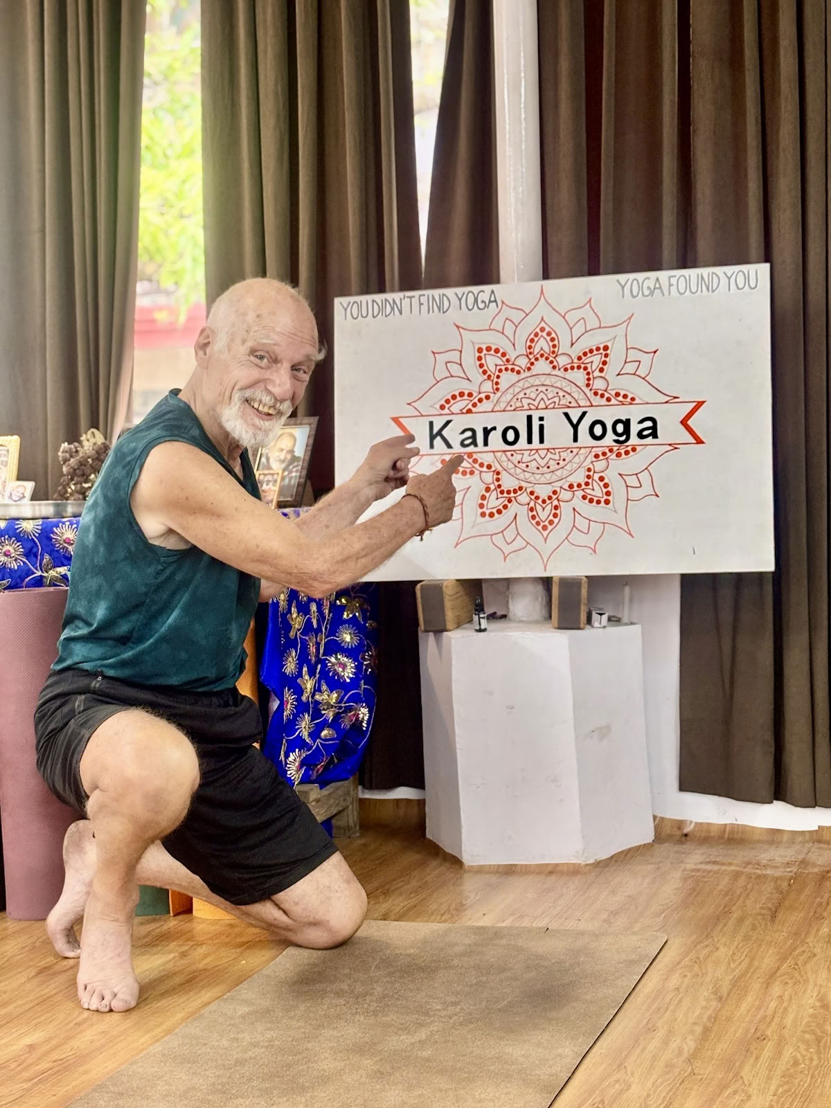 Escuela de Yoga Karoli