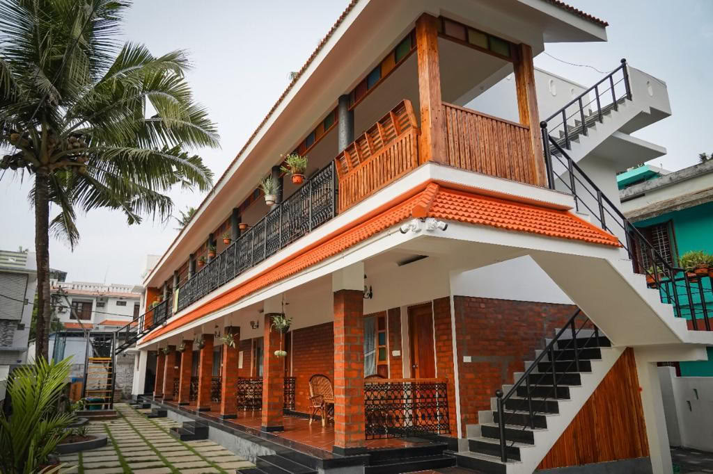 Kerala Yogashala - La Mejor Escuela de Yoga en Kerala
