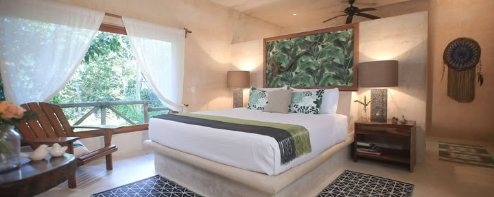 Suite principal espaciosa con jardín privado