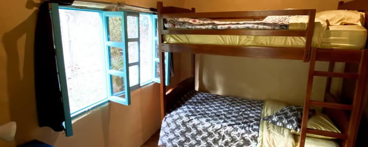 Cabañas compartidas con vista al río
