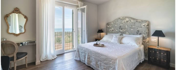 Habitación doble con baño privado y balcón Julieta