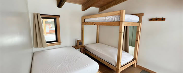 The Grove (1 cama doble + litera individual)