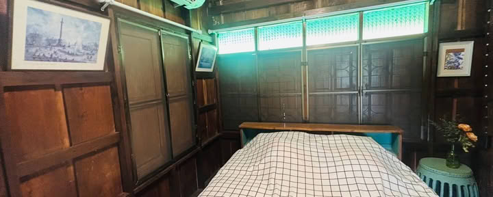 Dormitorio privado con baño compartido